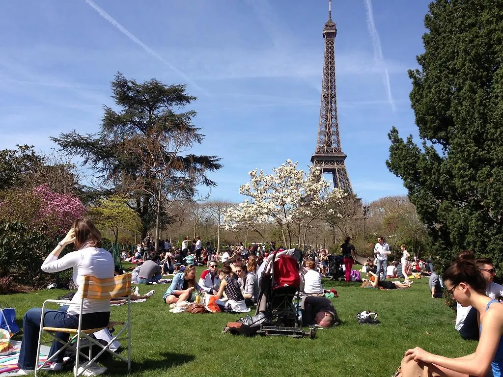 Lovely 1Br - Tour Eiffel - Champs De Mars Paryż Francja